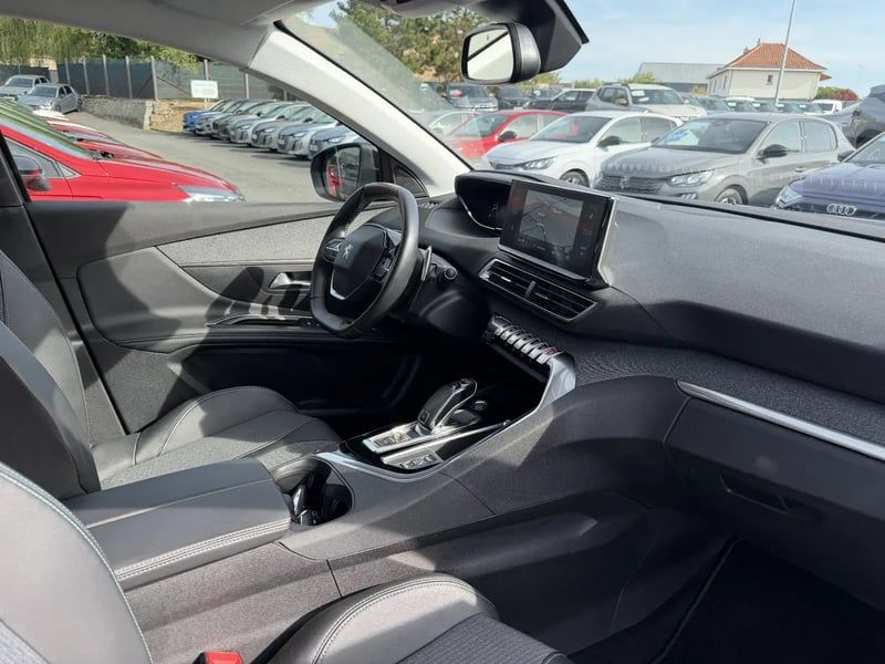 Photo de la voiture PEUGEOT 3008 Puretech 130ch S&S EAT8 Allure Pack