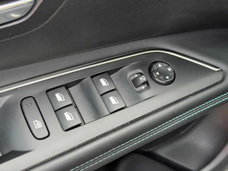 Photo de la voiture PEUGEOT 3008 Puretech 130ch S&S EAT8 Allure Pack