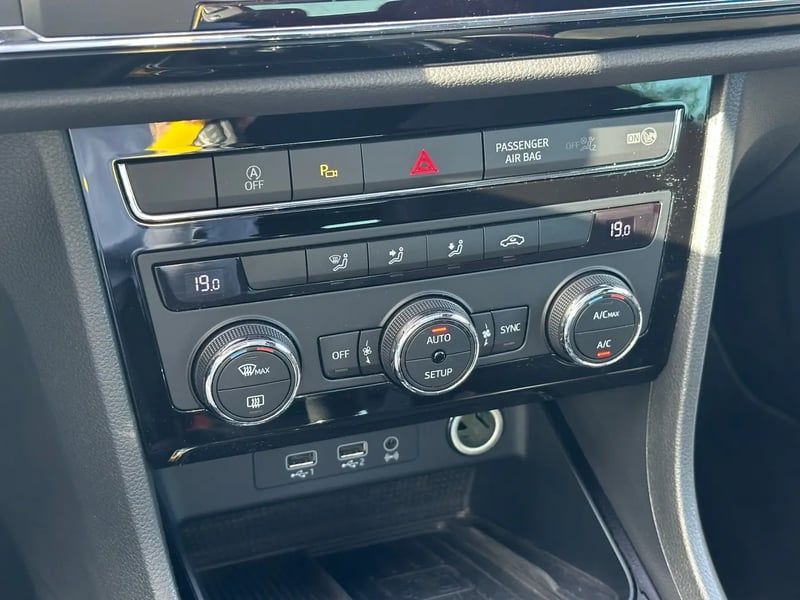 Photo de la voiture SEAT ATECA 1.5 TSI 150 ch ACT Start/Stop FR