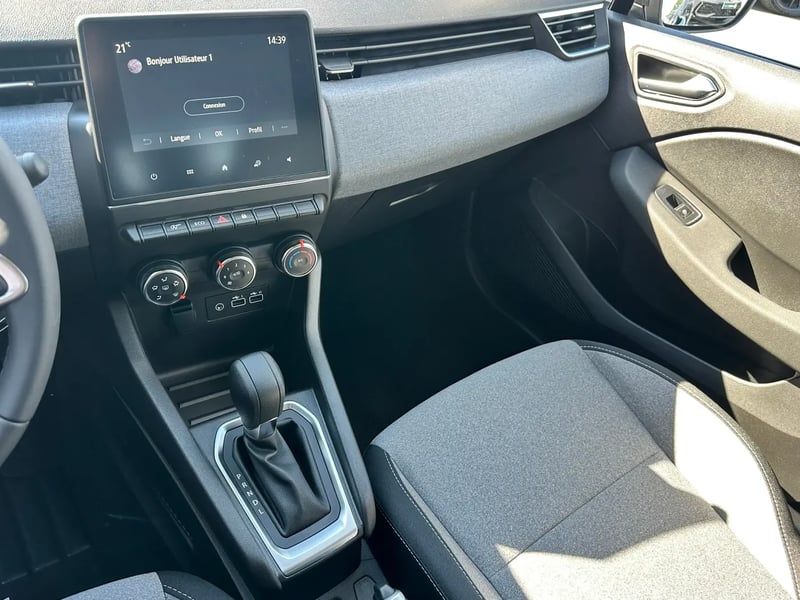 Photo de la voiture RENAULT CLIO V TCe 90 X-Tronic Evolution
