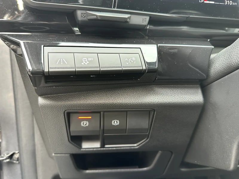 Photo de la voiture RENAULT AUSTRAL E-Tech hybrid 200 Techno