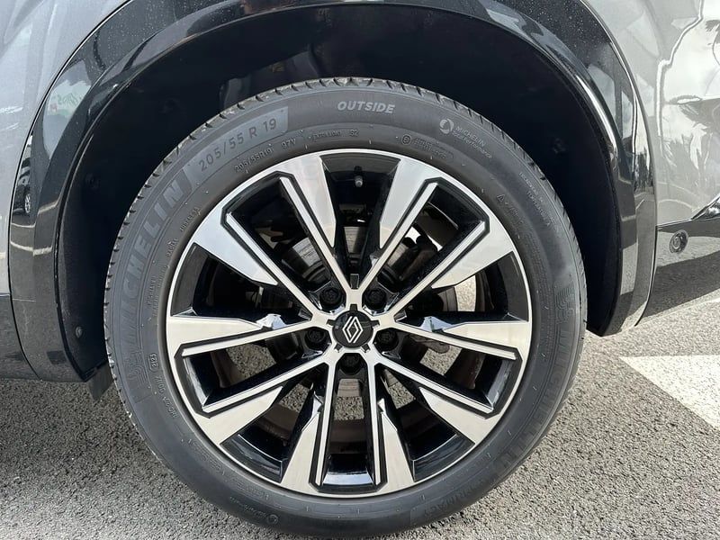 Photo de la voiture RENAULT AUSTRAL E-Tech hybrid 200 Techno