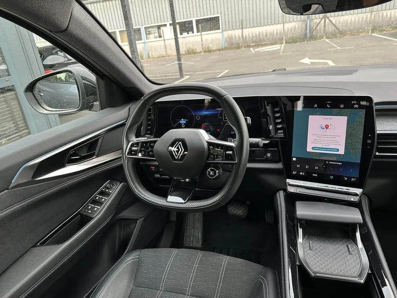 Photo de la voiture RENAULT AUSTRAL E-Tech hybrid 200 Techno