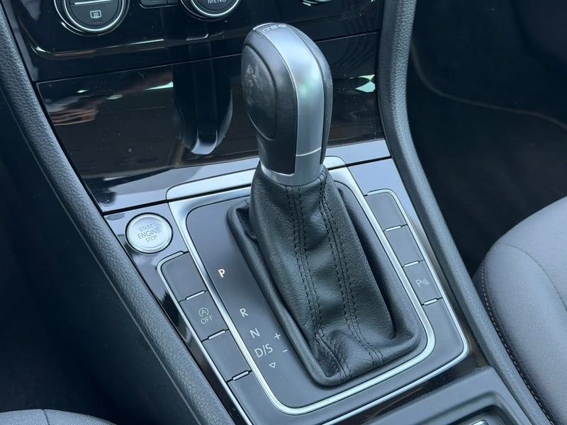Photo de la voiture VOLKSWAGEN GOLF 1.2 TSI 110 BlueMotion Technology Allstar DSG7