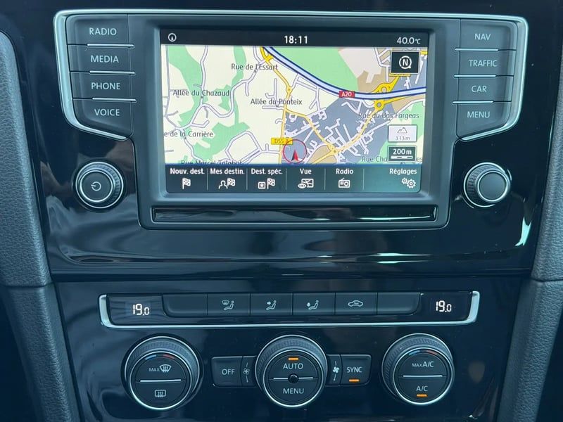 Photo de la voiture VOLKSWAGEN GOLF 1.2 TSI 110 BlueMotion Technology Allstar DSG7