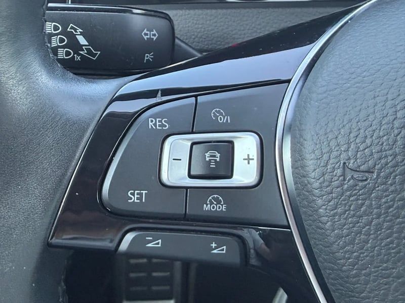 Photo de la voiture VOLKSWAGEN GOLF 1.2 TSI 110 BlueMotion Technology Allstar DSG7