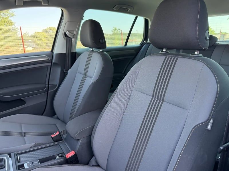 Photo de la voiture VOLKSWAGEN GOLF 1.2 TSI 110 BlueMotion Technology Allstar DSG7