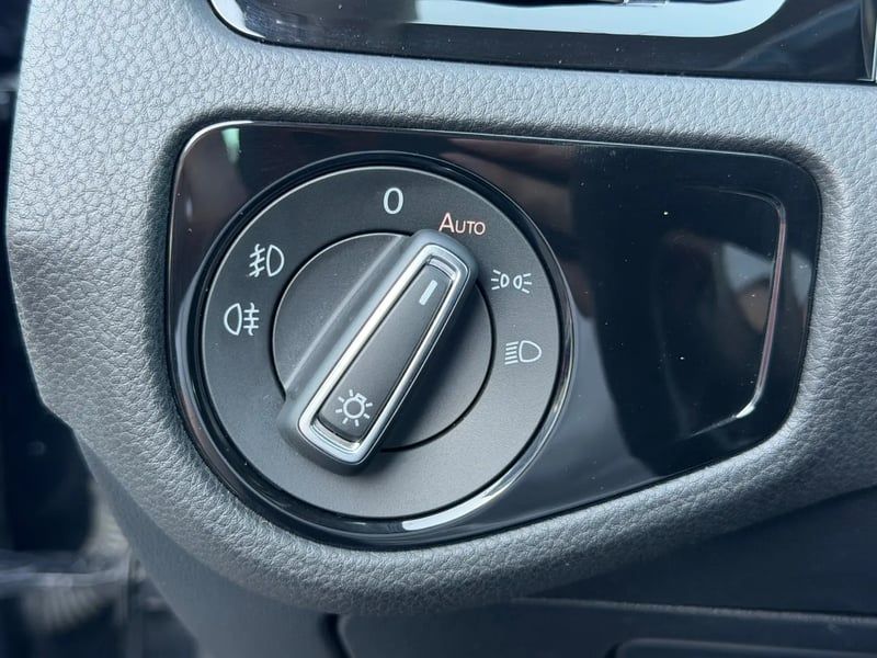 Photo de la voiture VOLKSWAGEN GOLF 1.2 TSI 110 BlueMotion Technology Allstar DSG7