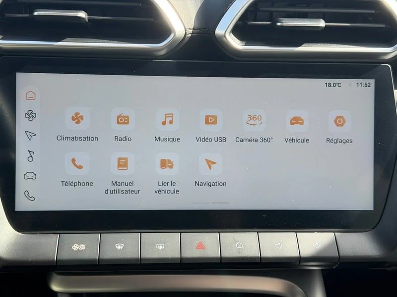 Photo de la voiture MG ZS 1.5 L Hybrid+ 197 ch Luxury