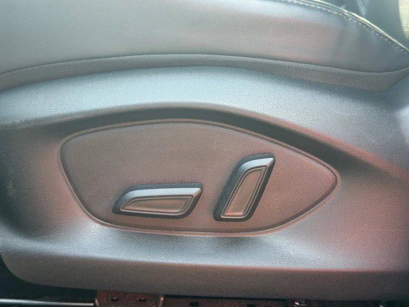 Photo de la voiture MG ZS 1.5 L Hybrid+ 197 ch Luxury