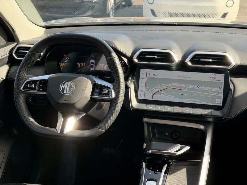 Photo de la voiture MG ZS 1.5 L Hybrid+ 197 ch Luxury