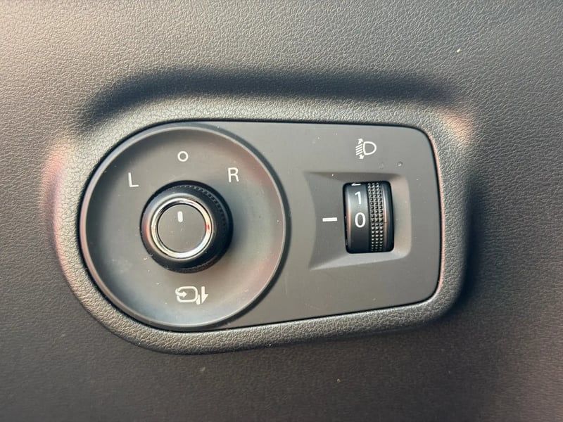 Photo de la voiture MG ZS 1.5 L Hybrid+ 197 ch Luxury
