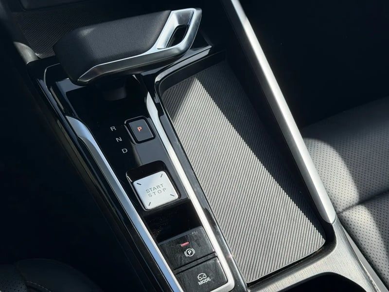 Photo de la voiture MG ZS 1.5 L Hybrid+ 197 ch Luxury