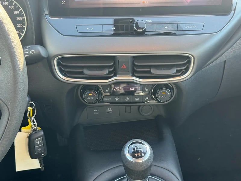 Photo de la voiture NISSAN JUKE 2023.5 DIG-T 114 Acenta