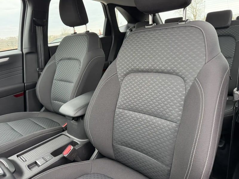 Photo de la voiture FORD KUGA 1.5 EcoBoost 150 BVM6 Titanium