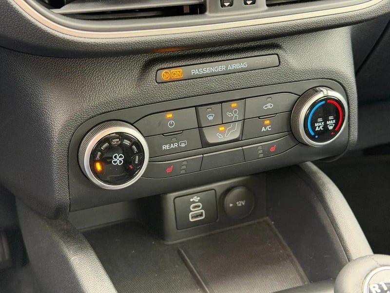 Photo de la voiture FORD KUGA 1.5 EcoBoost 150 BVM6 Titanium