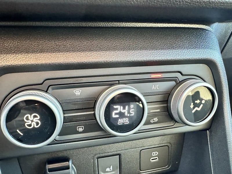 Photo de la voiture DACIA JOGGER ECO-G 100 7 places GSR2 Extreme +