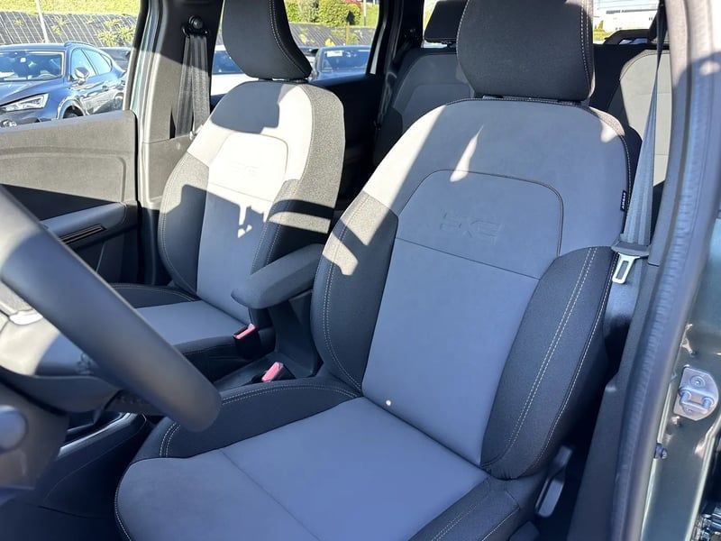 Photo de la voiture DACIA JOGGER ECO-G 100 7 places GSR2 Extreme +