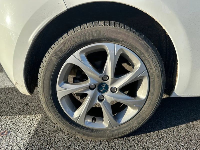 Photo de la voiture DS DS 3 PureTech 110 S&S BVM5 So Chic