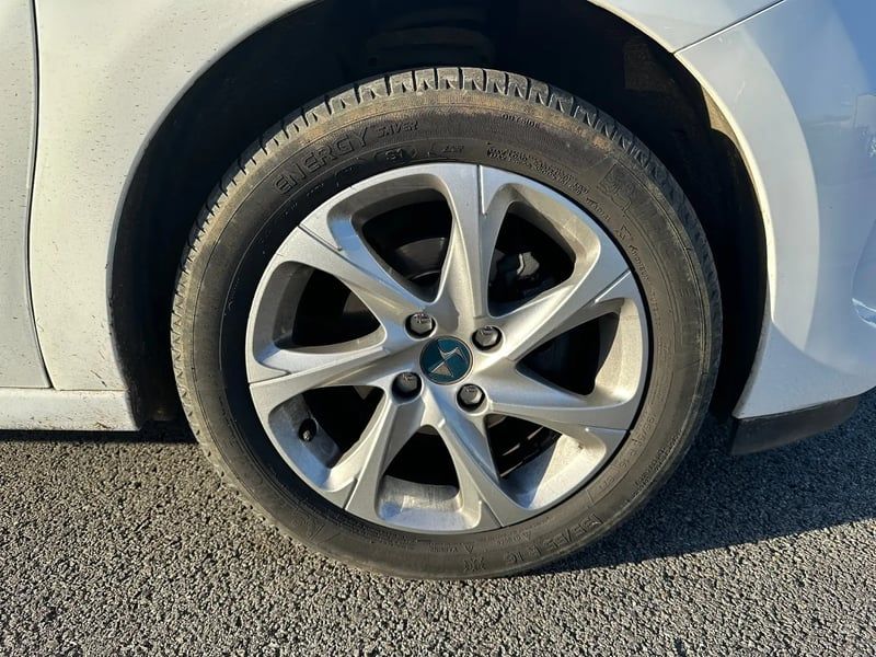 Photo de la voiture DS DS 3 PureTech 110 S&S BVM5 So Chic