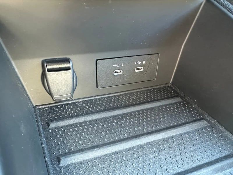 Photo de la voiture RENAULT SYMBIOZ E-Tech full hybrid 145 Iconic