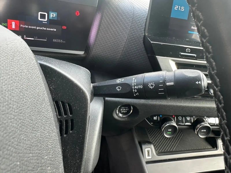 Photo de la voiture CITROEN C4 C4 HDI 130 EAT 8 SHINE