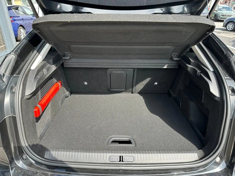 Photo de la voiture CITROEN C4 C4 HDI 130 EAT 8 SHINE