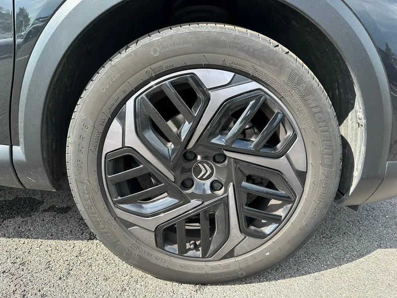 Photo de la voiture CITROEN C4 C4 HDI 130 EAT 8 SHINE