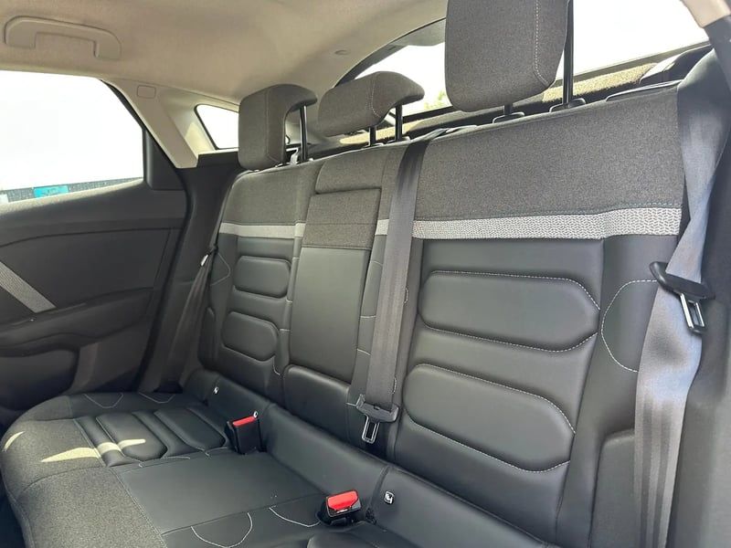 Photo de la voiture CITROEN C4 C4 HDI 130 EAT 8 SHINE