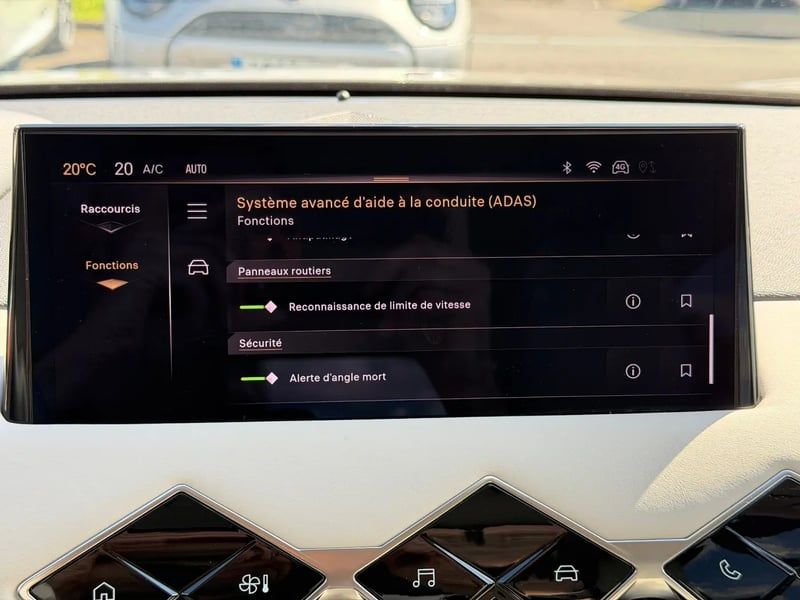 Photo de la voiture DS DS 3 PureTech 130 EAT8 Esprit de Voyage