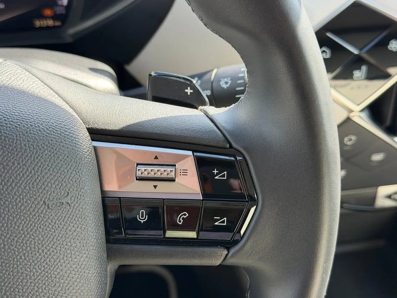 Photo de la voiture DS DS 3 PureTech 130 EAT8 Esprit de Voyage