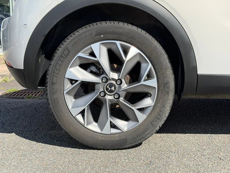 Photo de la voiture DS DS 3 PureTech 130 EAT8 Esprit de Voyage