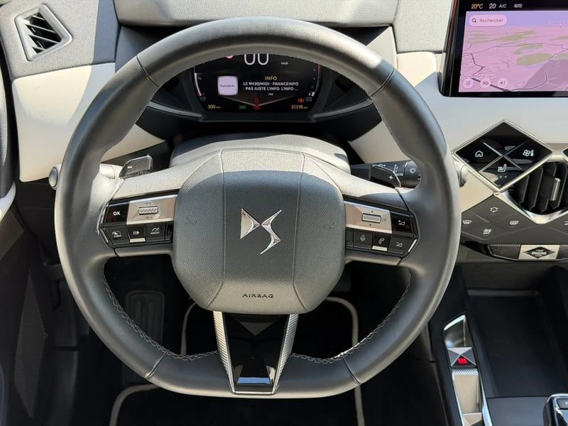 Photo de la voiture DS DS 3 PureTech 130 EAT8 Esprit de Voyage