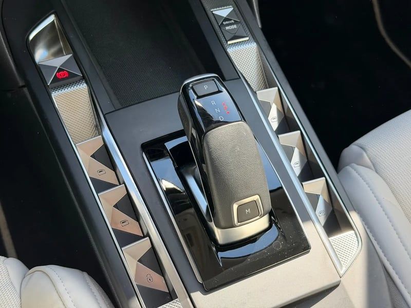 Photo de la voiture DS DS 3 PureTech 130 EAT8 Esprit de Voyage