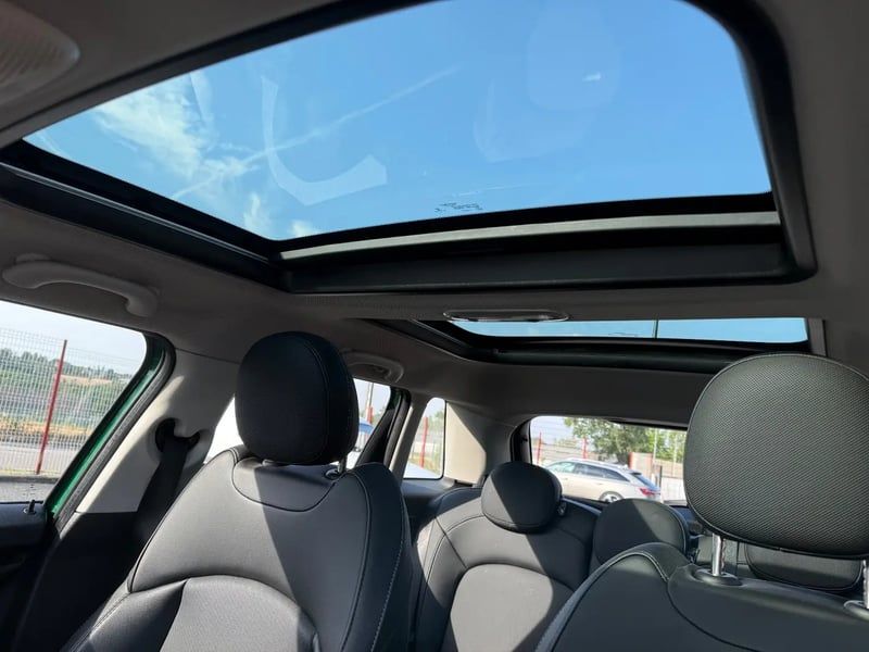 Photo de la voiture MINI HATCH 5 PORTES F55 LCI II Cooper 136 ch DKG7 Edition Camden