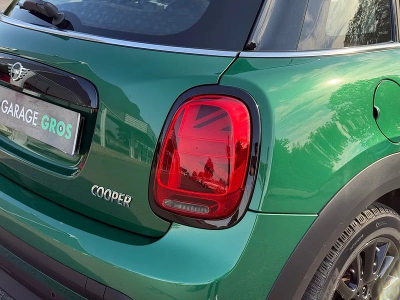 Photo de la voiture MINI HATCH 5 PORTES F55 LCI II Cooper 136 ch DKG7 Edition Camden