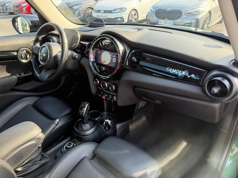 Photo de la voiture MINI HATCH 5 PORTES F55 LCI II Cooper 136 ch DKG7 Edition Camden