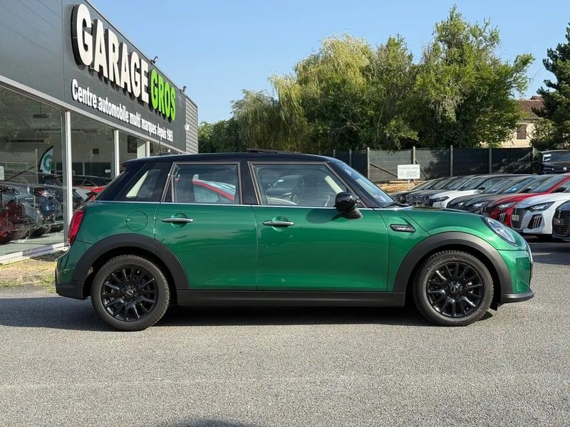 Photo de la voiture MINI HATCH 5 PORTES F55 LCI II Cooper 136 ch DKG7 Edition Camden