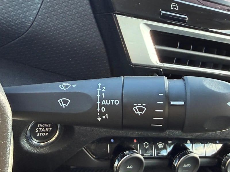 Photo de la voiture CITROEN C4 X PureTech 130 S&S EAT8 Max