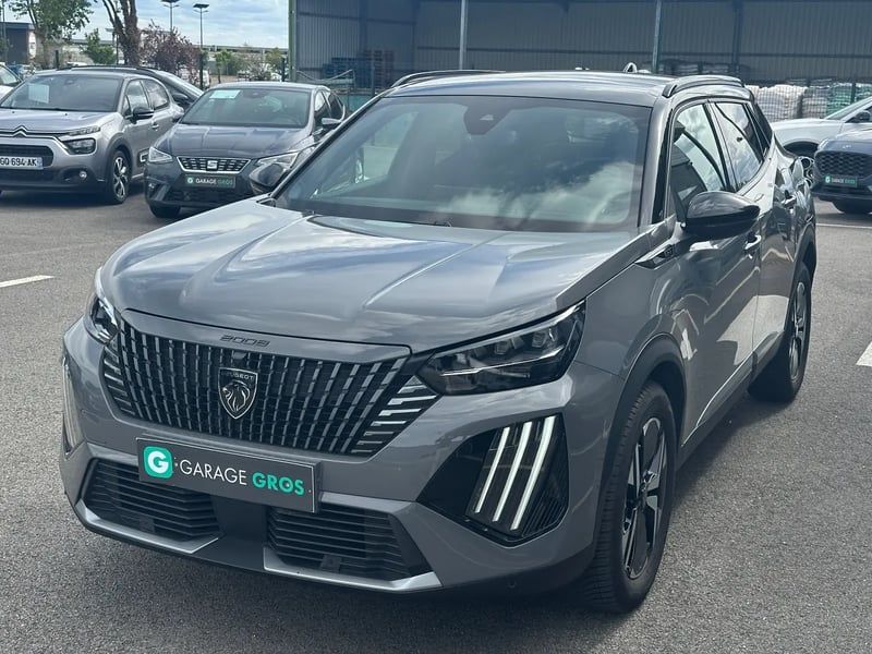Photo de la voiture PEUGEOT 2008 Hybrid 145 e-DCS6 GT