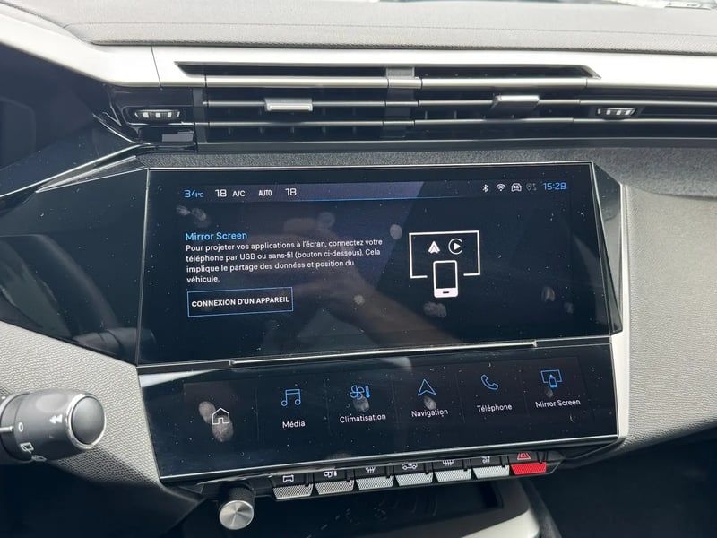 Photo de la voiture PEUGEOT 308 Hybrid 145 e-DCS6 Allure