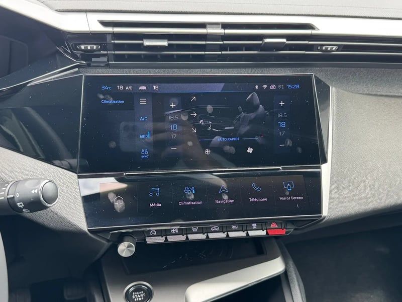 Photo de la voiture PEUGEOT 308 Hybrid 145 e-DCS6 Allure
