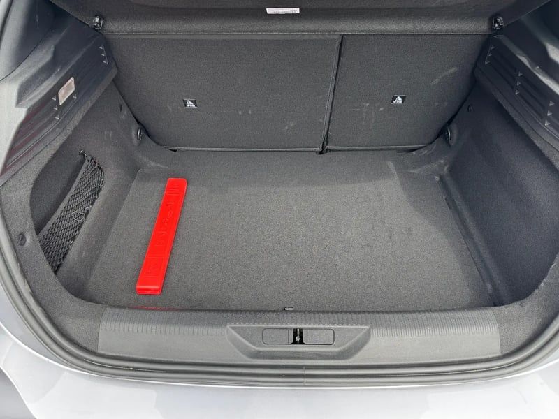 Photo de la voiture PEUGEOT 308 Hybrid 145 e-DCS6 Allure