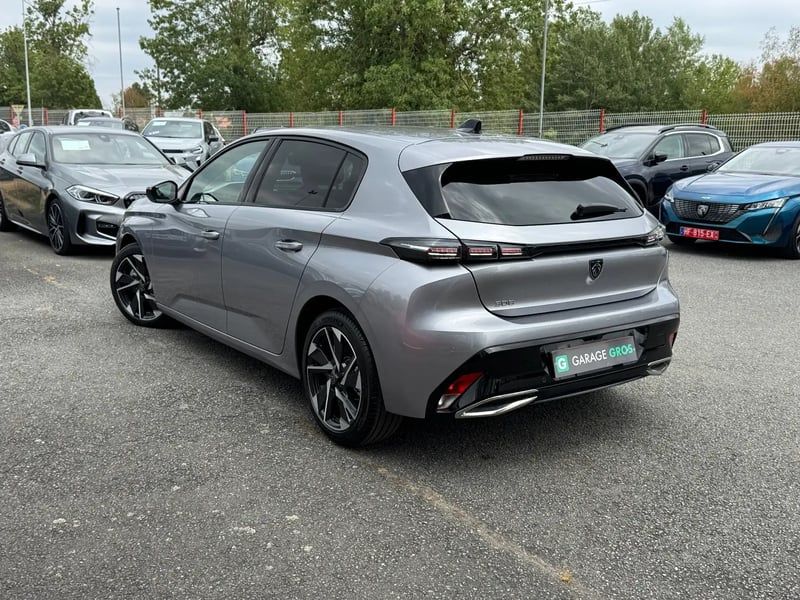 Photo de la voiture PEUGEOT 308 Hybrid 145 e-DCS6 Allure