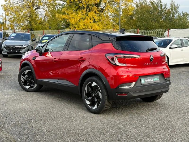Photo de la voiture RENAULT CAPTUR E-Tech full hybrid 160 ch Techno