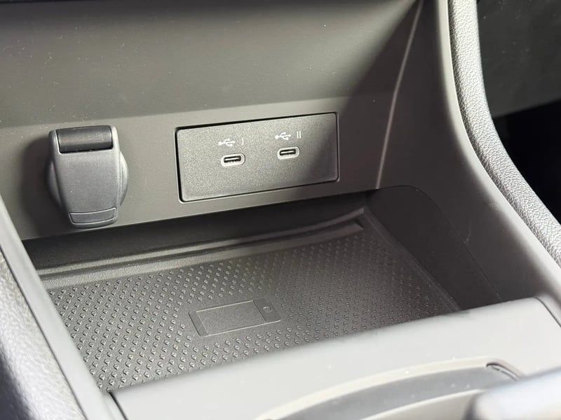 Photo de la voiture RENAULT CAPTUR E-Tech full hybrid 160 ch Techno