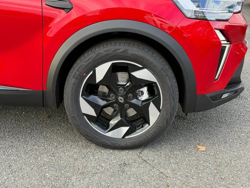 Photo de la voiture RENAULT CAPTUR E-Tech full hybrid 160 ch Techno