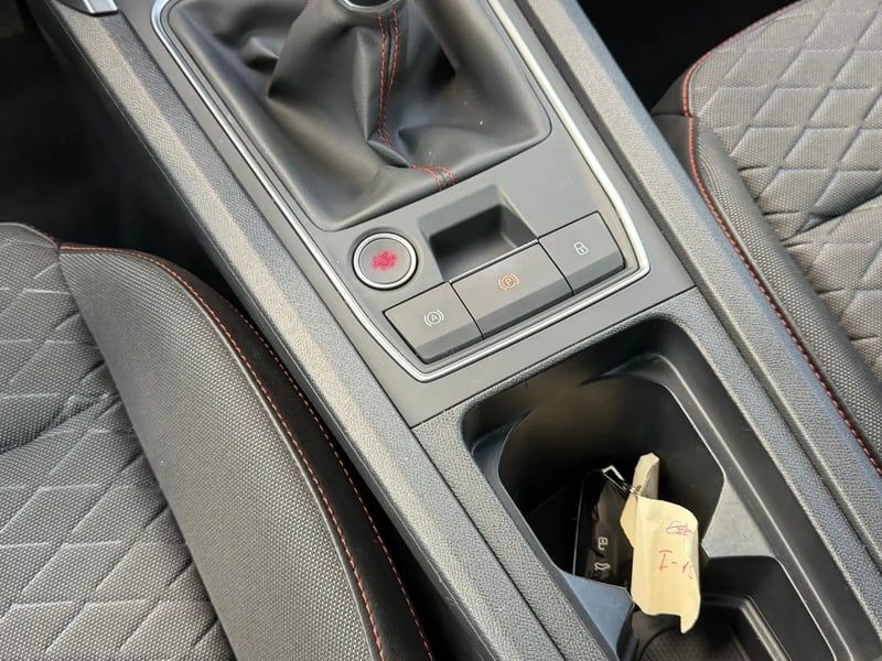 Photo de la voiture SEAT LEON 1.5 TSI 115 BVM6 Style