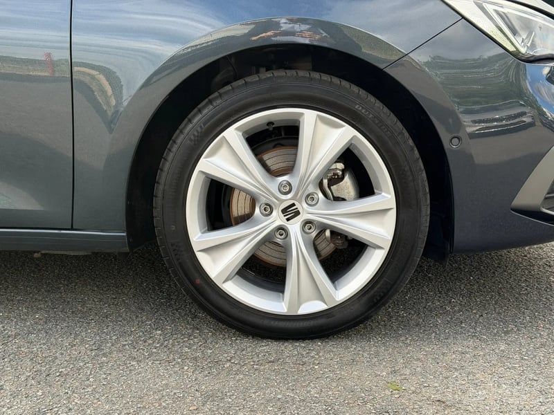Photo de la voiture SEAT LEON 1.5 TSI 115 BVM6 Style