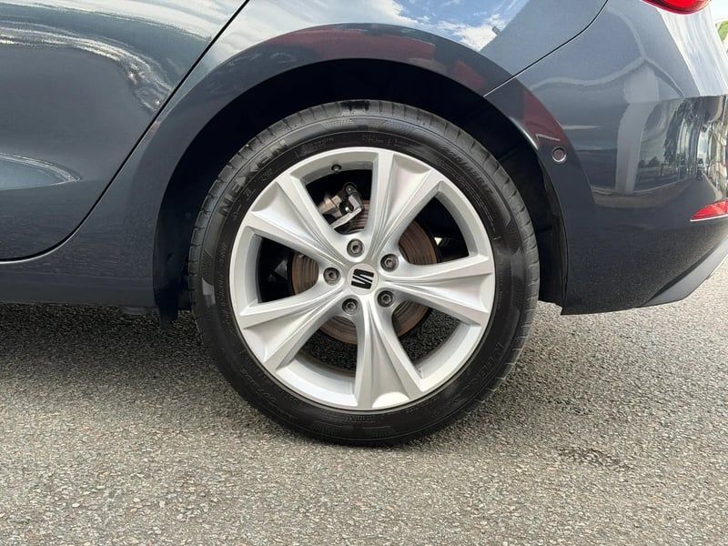 Photo de la voiture SEAT LEON 1.5 TSI 115 BVM6 Style